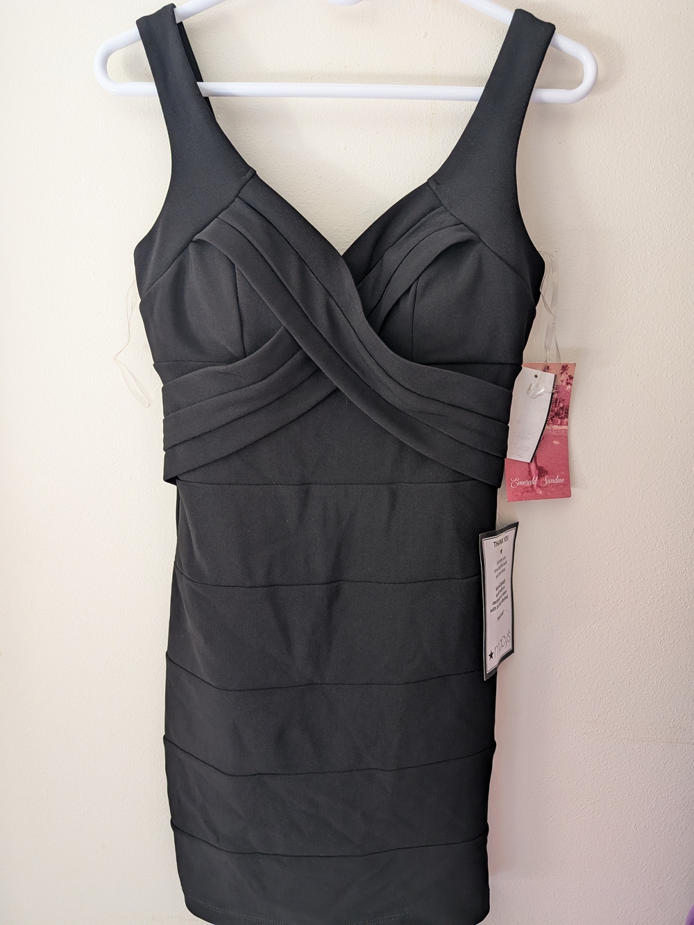 Title：BNWT Emerald Sundae Black Bodycon Mini Cocktail Dress